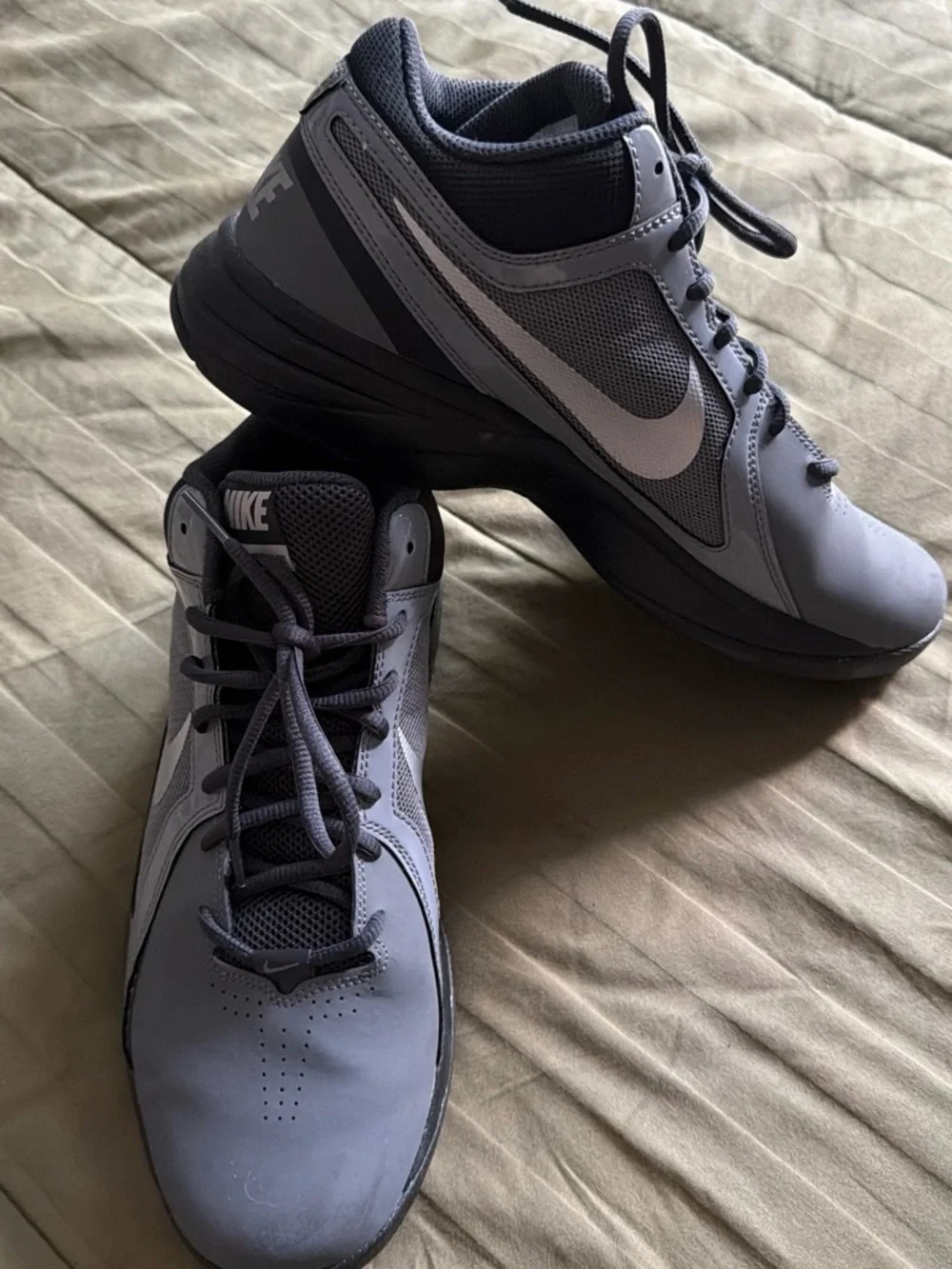 Nike Men’s Dark Gray and White Training Sneakers